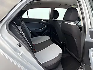 Used 2015 Hyundai i20 Se Sleek Silver - Interior and Exterior details 6
