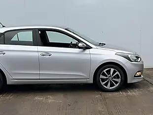 Used 2015 Hyundai i20 Se Sleek Silver - Interior and Exterior details 9