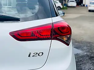 Used 2015 Hyundai i20 Se White - Interior and Exterior details 13
