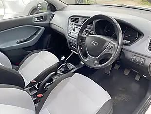 Used 2015 Hyundai i20 Se White - Interior and Exterior details 15