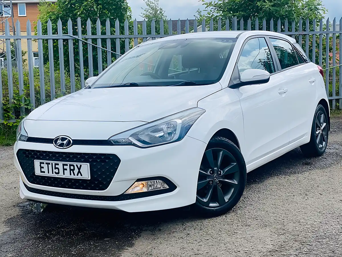 Used 2015 Hyundai i20 Se White - Interior and Exterior details 3