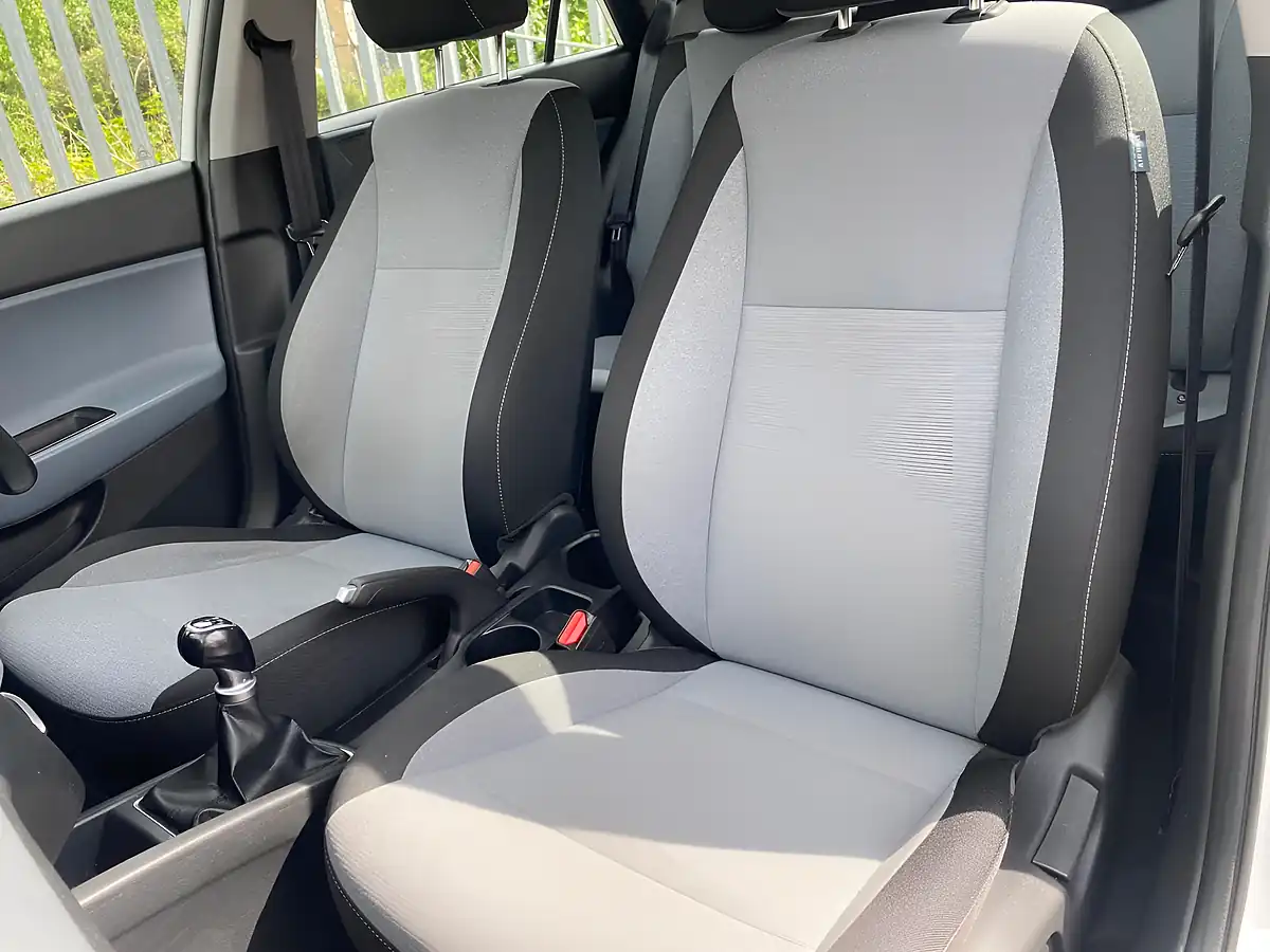 Used 2015 Hyundai i20 Se White - Interior and Exterior details 6