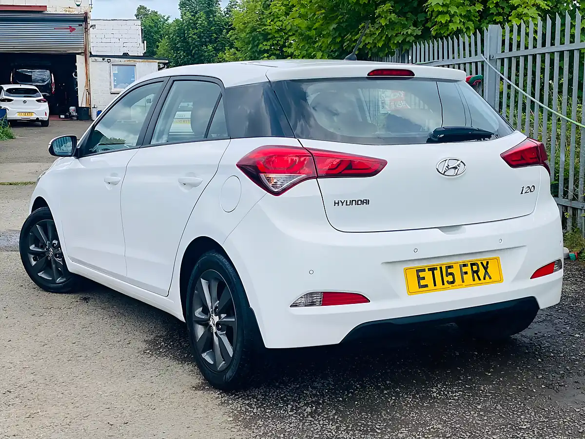 Used 2015 Hyundai i20 Se White - Interior and Exterior details 9