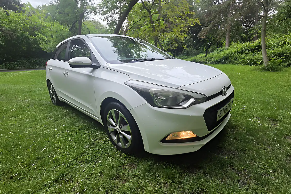 Used 2015 Hyundai i20 Se White - Front View
