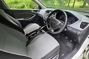 Used 2015 Hyundai i20 Se White - Interior and Exterior details 14