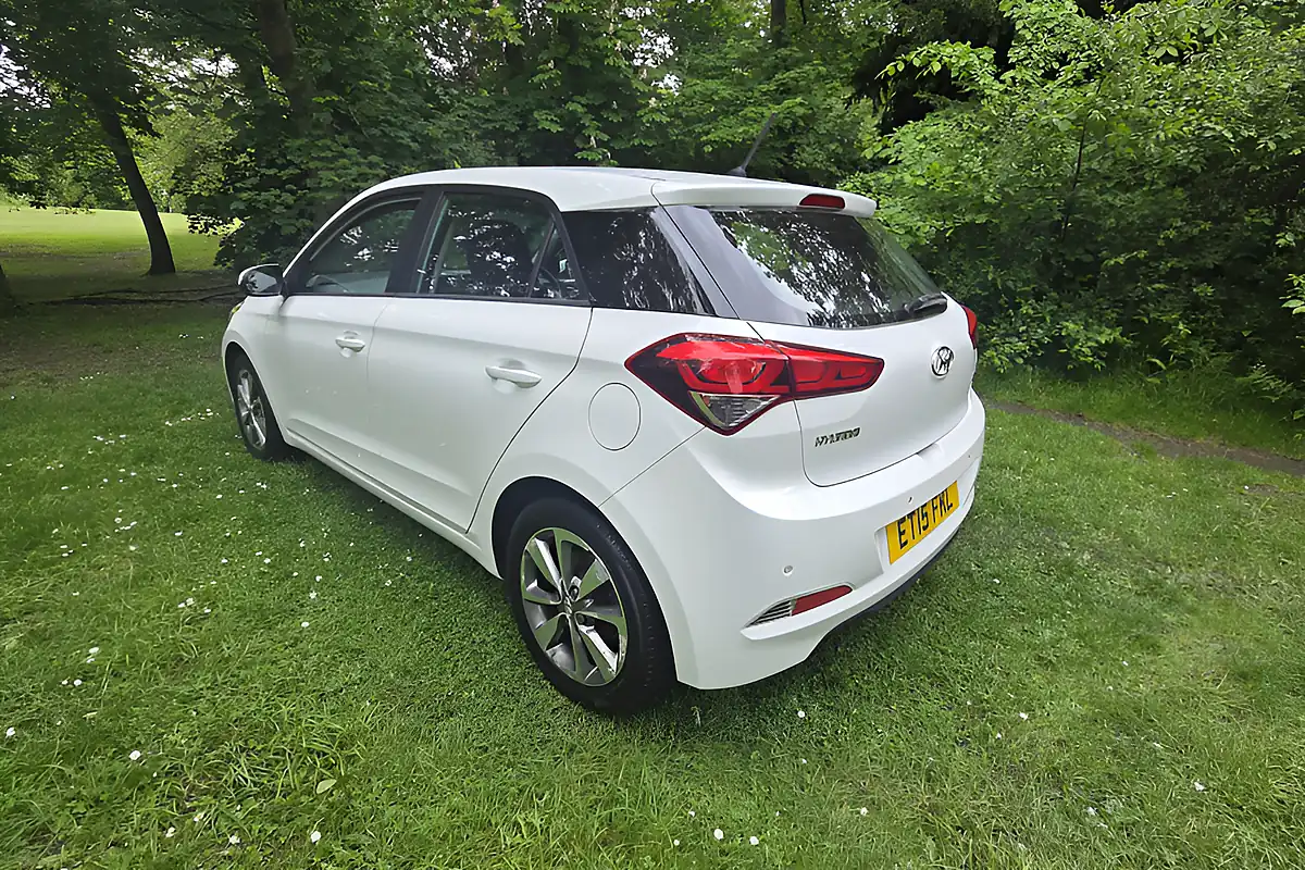 Used 2015 Hyundai i20 Se White - Interior and Exterior details 5