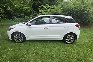 Used 2015 Hyundai i20 Se White - Interior and Exterior details 6