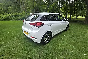 Used 2015 Hyundai i20 Se White - Interior and Exterior details 7