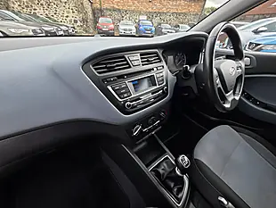 Used 2015 Hyundai I20 Se White - Interior and Exterior details 11