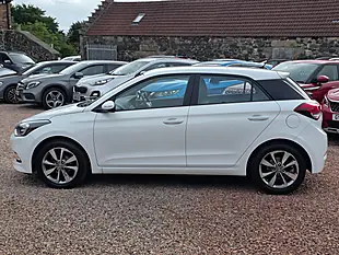 Used 2015 Hyundai I20 Se White - Interior and Exterior details 14