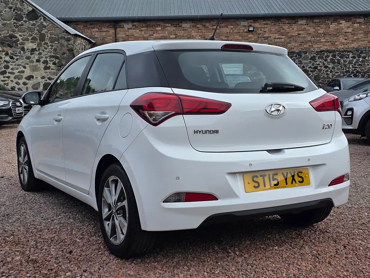 Used 2015 Hyundai I20 Se White - Interior and Exterior details 15