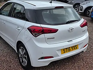 Used 2015 Hyundai I20 Se White - Interior and Exterior details 16
