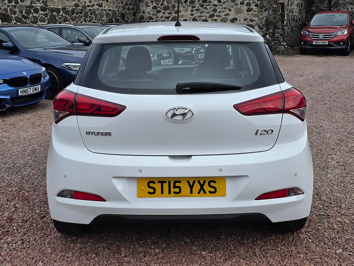 Used 2015 Hyundai I20 Se White - Interior and Exterior details 17