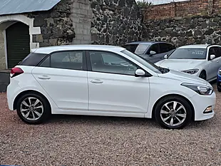 Used 2015 Hyundai I20 Se White - Interior and Exterior details 19