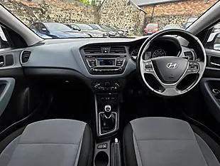 Used 2015 Hyundai I20 Se White - Interior and Exterior details 7