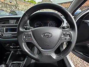 Used 2015 Hyundai I20 Se White - Interior and Exterior details 9