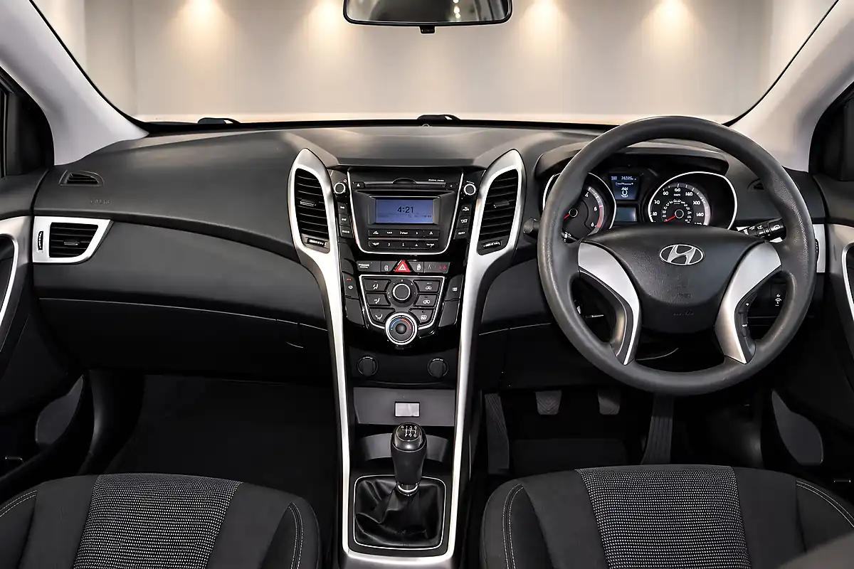 Used 2015 Hyundai i30 Blue Drive S Black - Interior and Exterior details 16