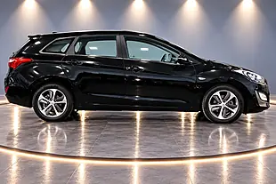 Used 2015 Hyundai i30 Blue Drive S Black - Interior and Exterior details 7