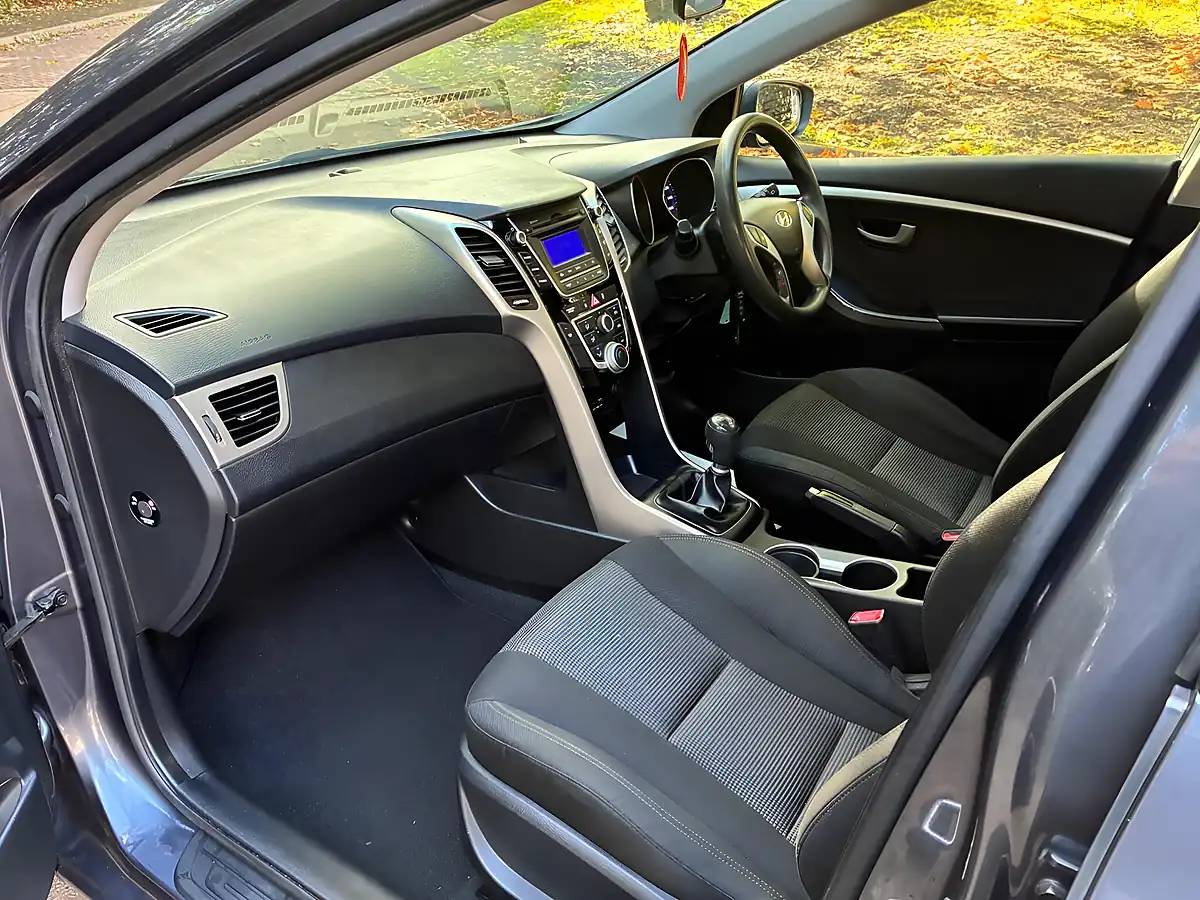 Used 2015 Hyundai i30 Blue Drive S Grey - Interior and Exterior details 16