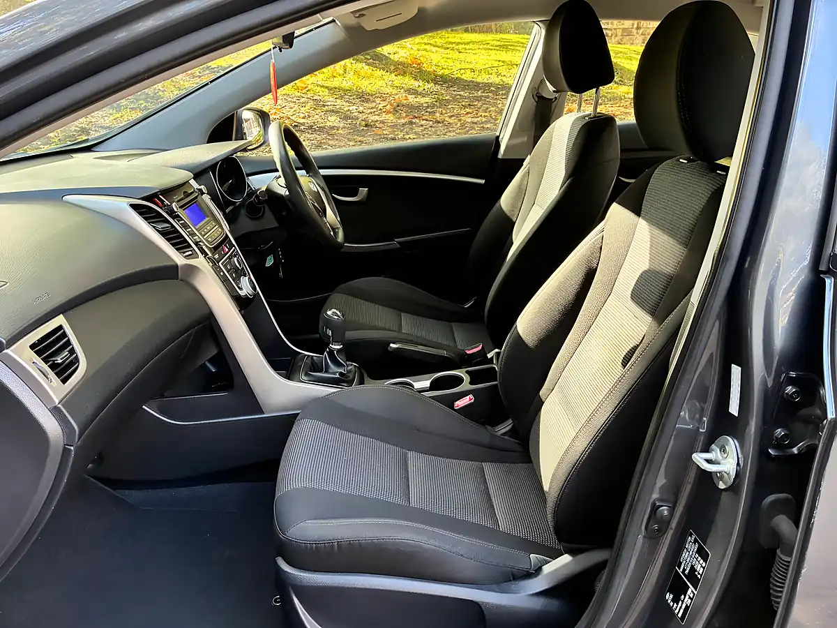 Used 2015 Hyundai i30 Blue Drive S Grey - Interior and Exterior details 17