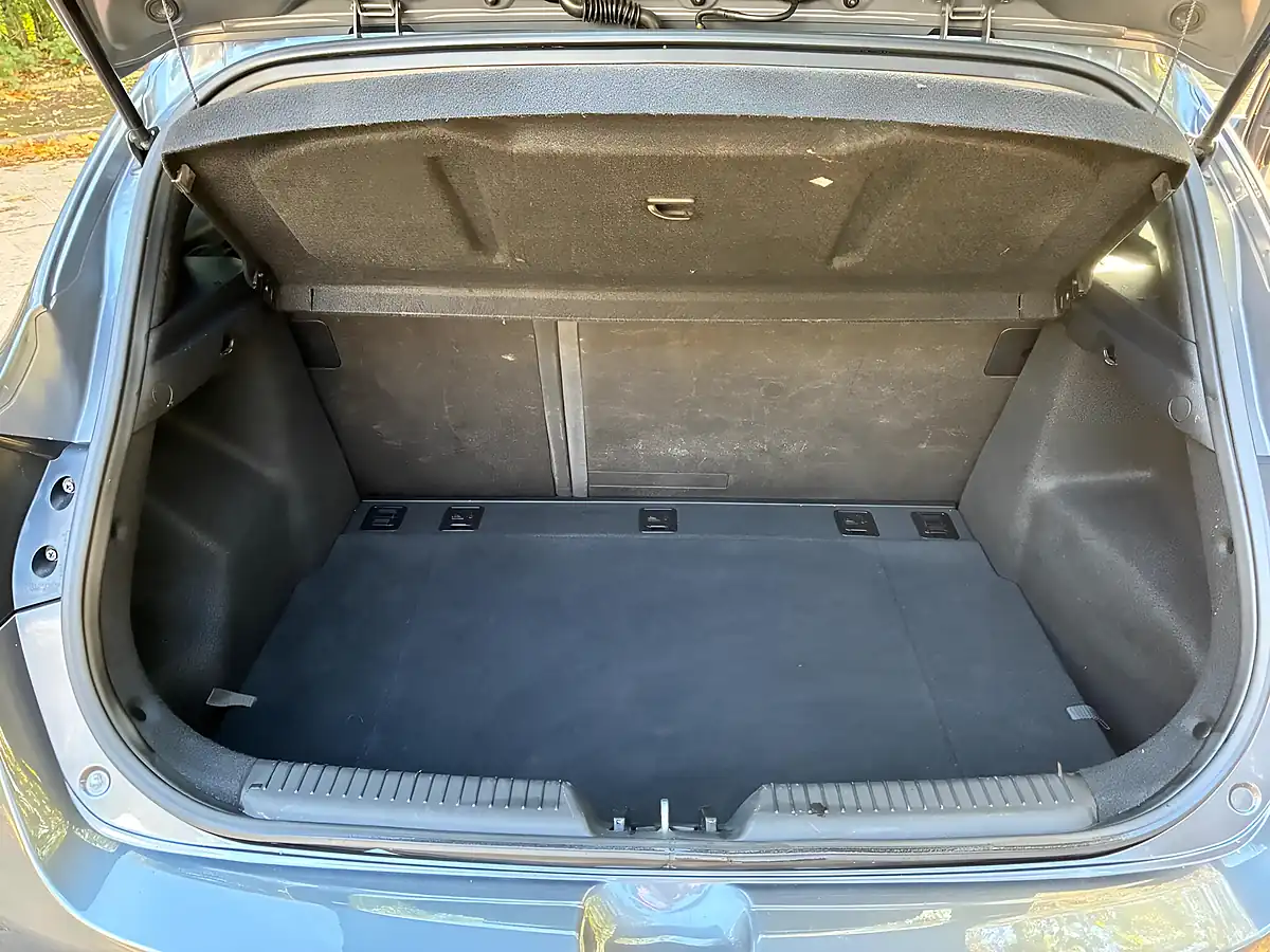 Used 2015 Hyundai i30 Blue Drive S Grey - Interior and Exterior details 19