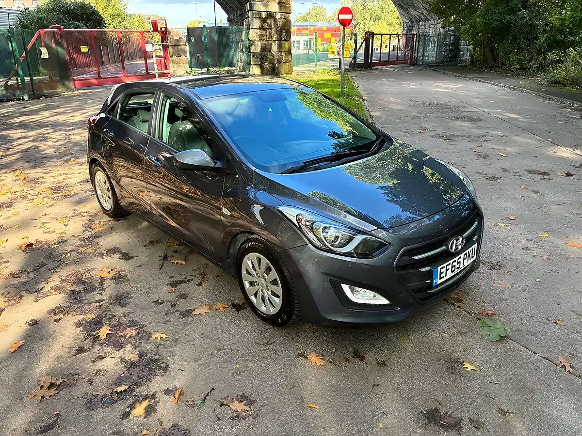 Used 2015 Hyundai i30 Blue Drive S Grey - Interior and Exterior details 20