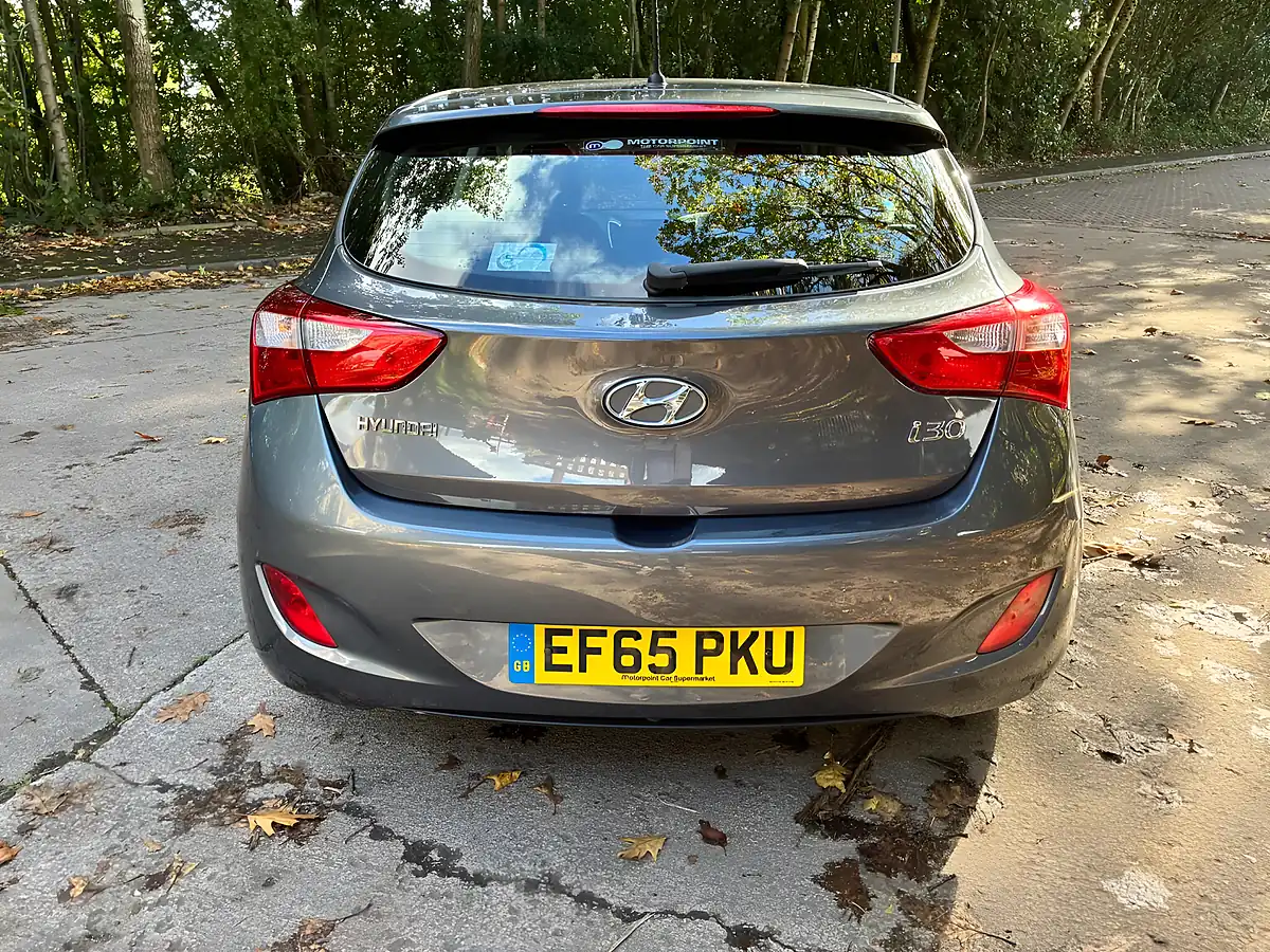Used 2015 Hyundai i30 Blue Drive S Grey - Interior and Exterior details 6