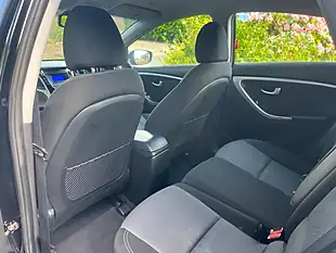 Used 2015 Hyundai i30 Blue Drive Se Black - Interior and Exterior details 11