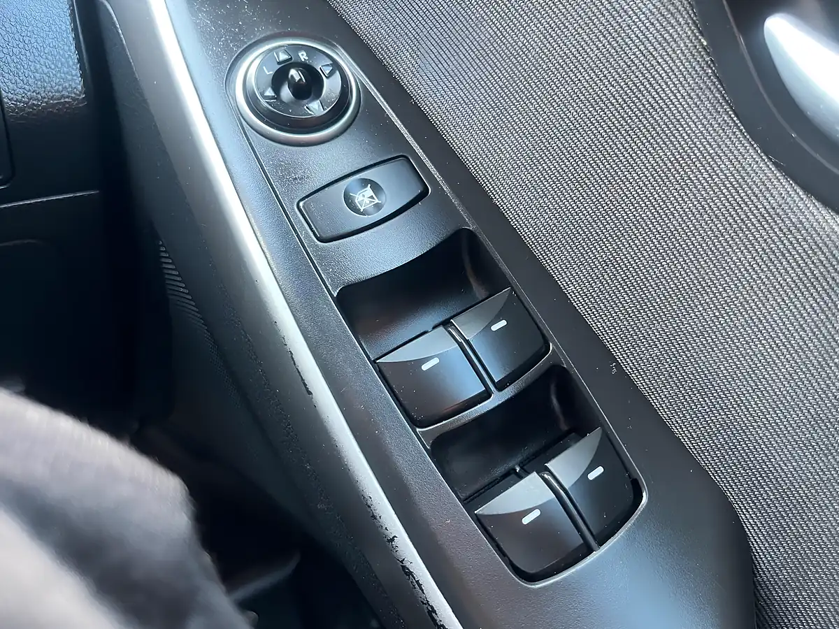 Used 2015 Hyundai i30 Blue Drive Se Black - Interior and Exterior details 17