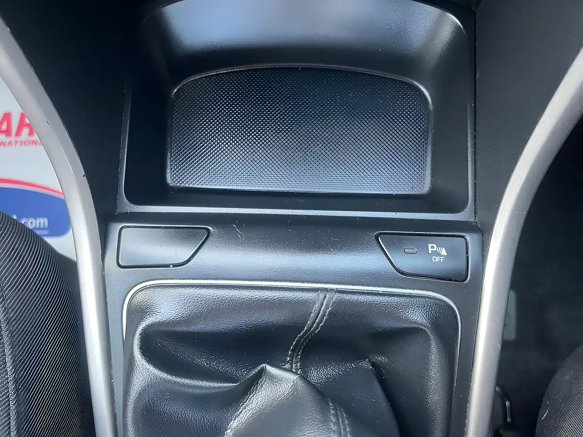 Used 2015 Hyundai i30 Blue Drive Se Black - Interior and Exterior details 18