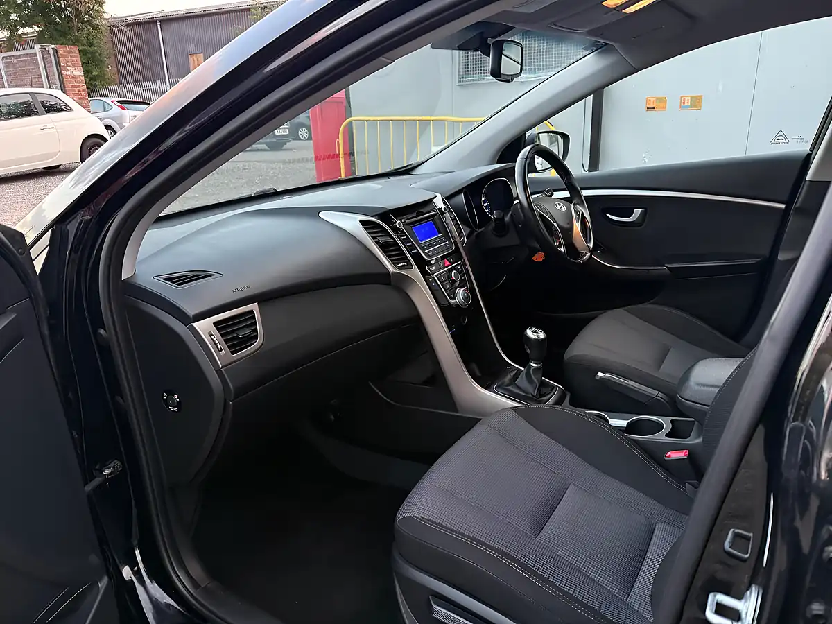 Used 2015 Hyundai I30 Se Black - Interior and Exterior details 11