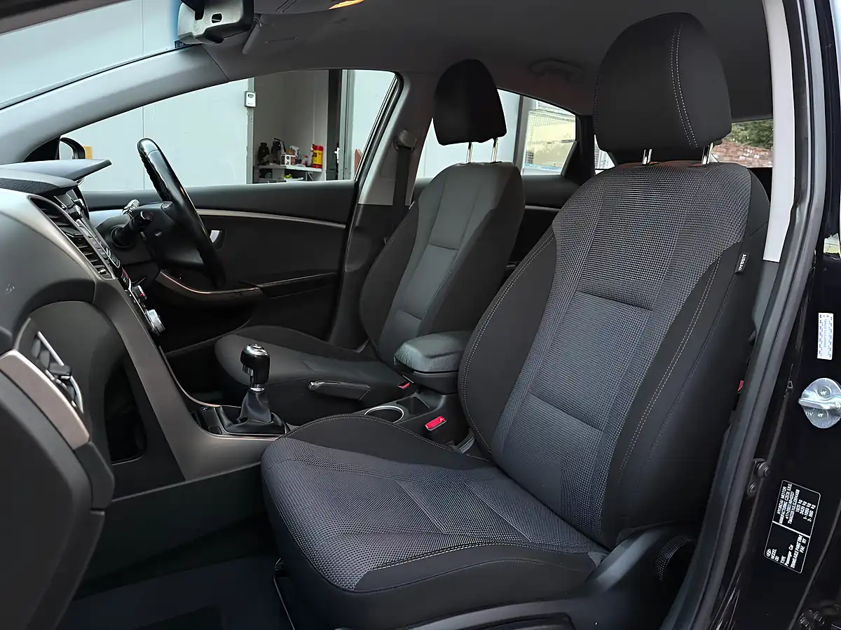 Used 2015 Hyundai I30 Se Black - Interior and Exterior details 12