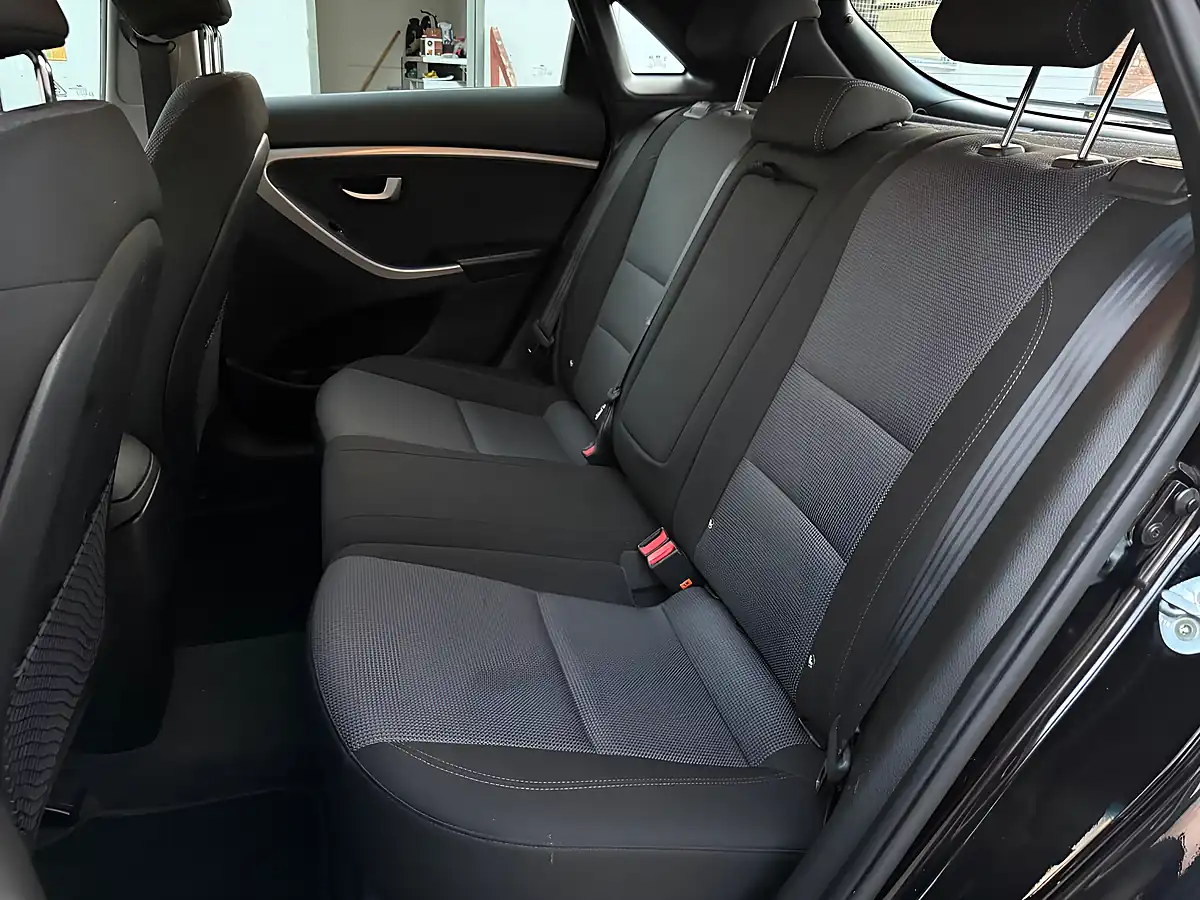 Used 2015 Hyundai I30 Se Black - Interior and Exterior details 13