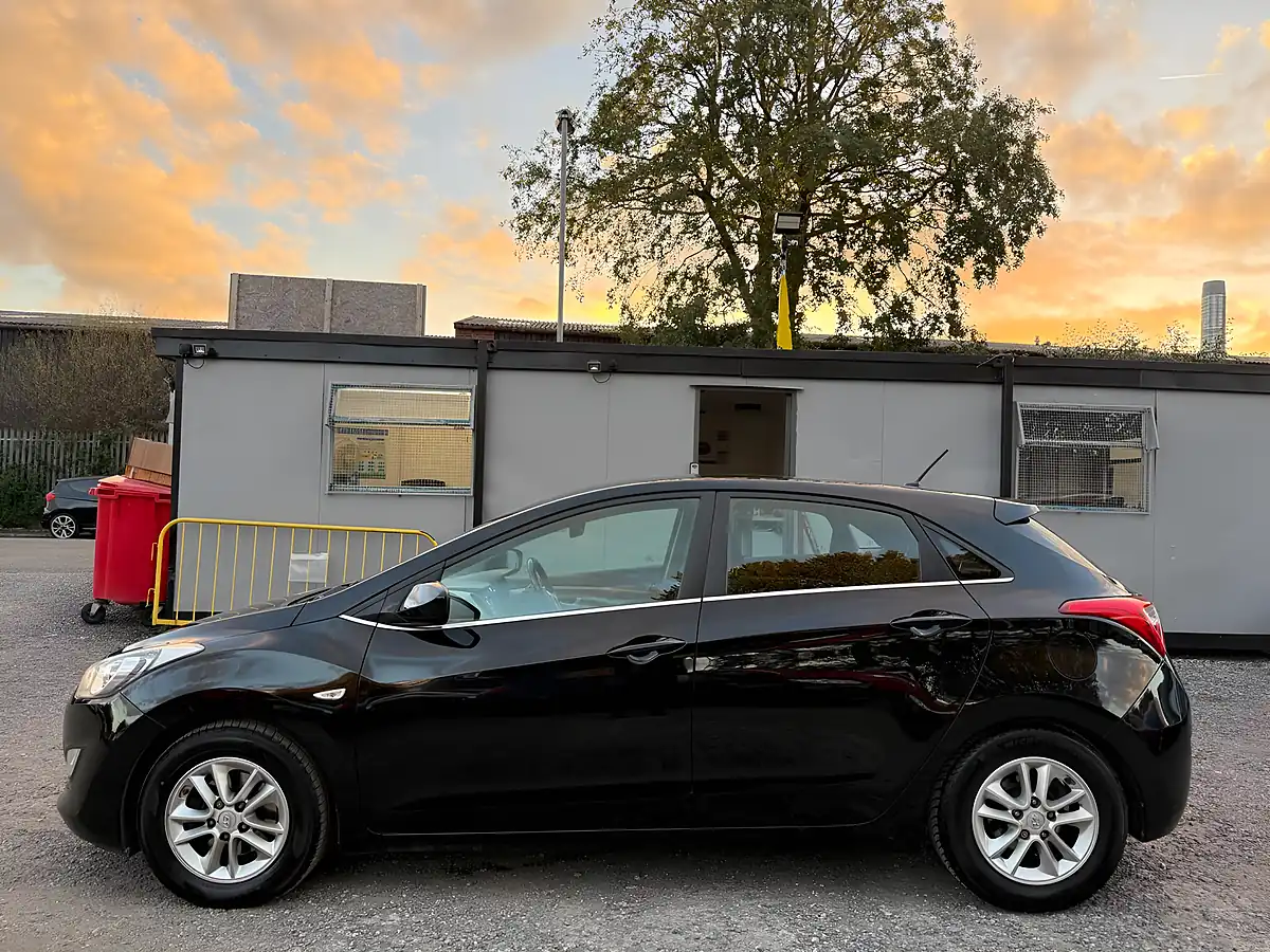 Used 2015 Hyundai I30 Se Black - Interior and Exterior details 4