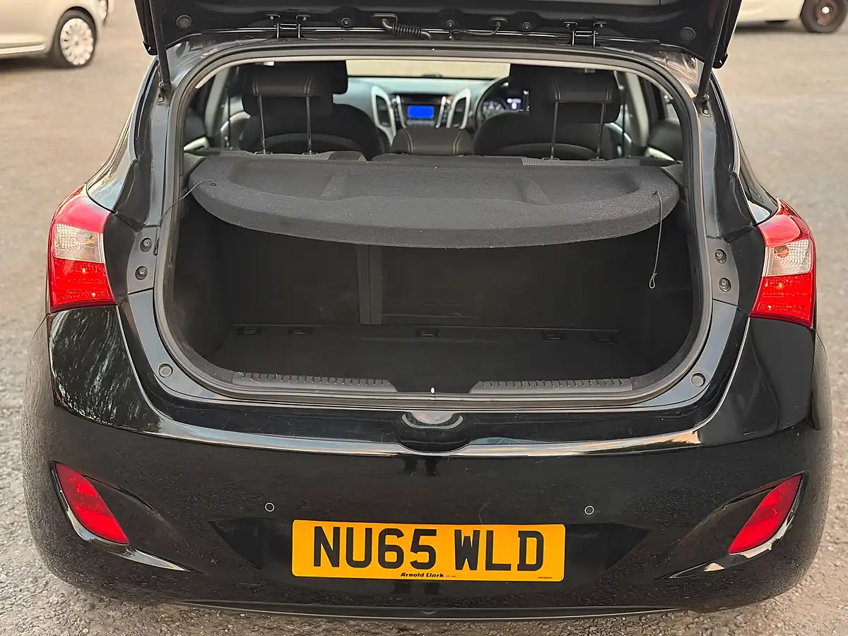 Used 2015 Hyundai I30 Se Black - Interior and Exterior details 7