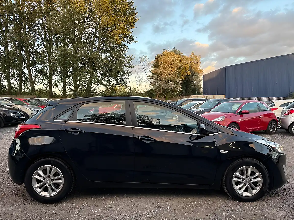 Used 2015 Hyundai I30 Se Black - Interior and Exterior details 9