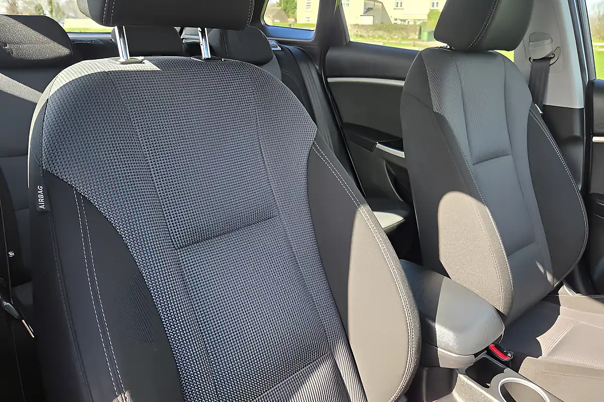 Used 2015 Hyundai i30 Se Blue Drive Grey - Interior and Exterior details 13