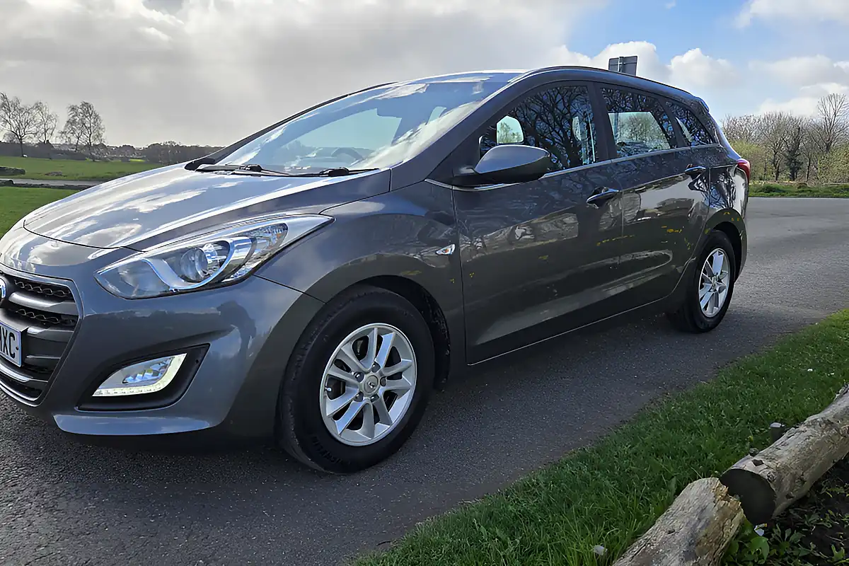 Used 2015 Hyundai i30 Se Blue Drive Grey - Interior and Exterior details 3