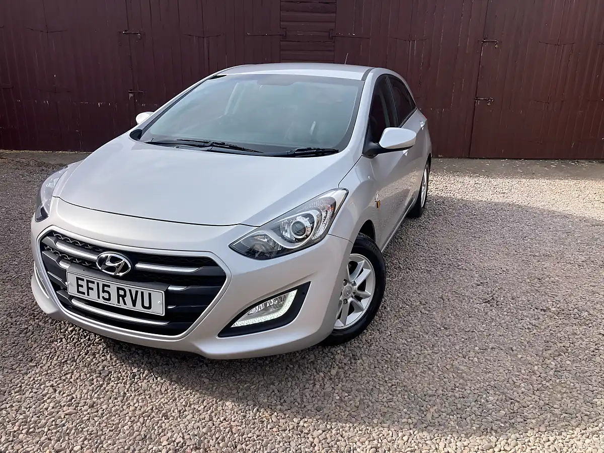 Used 2015 Hyundai i30 Se Blue Drive Silver - Interior and Exterior details 2