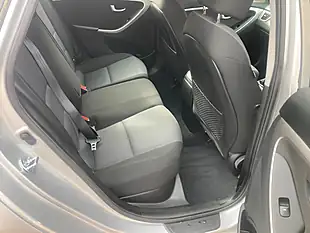 Used 2015 Hyundai i30 Se Blue Drive Silver - Interior and Exterior details 7