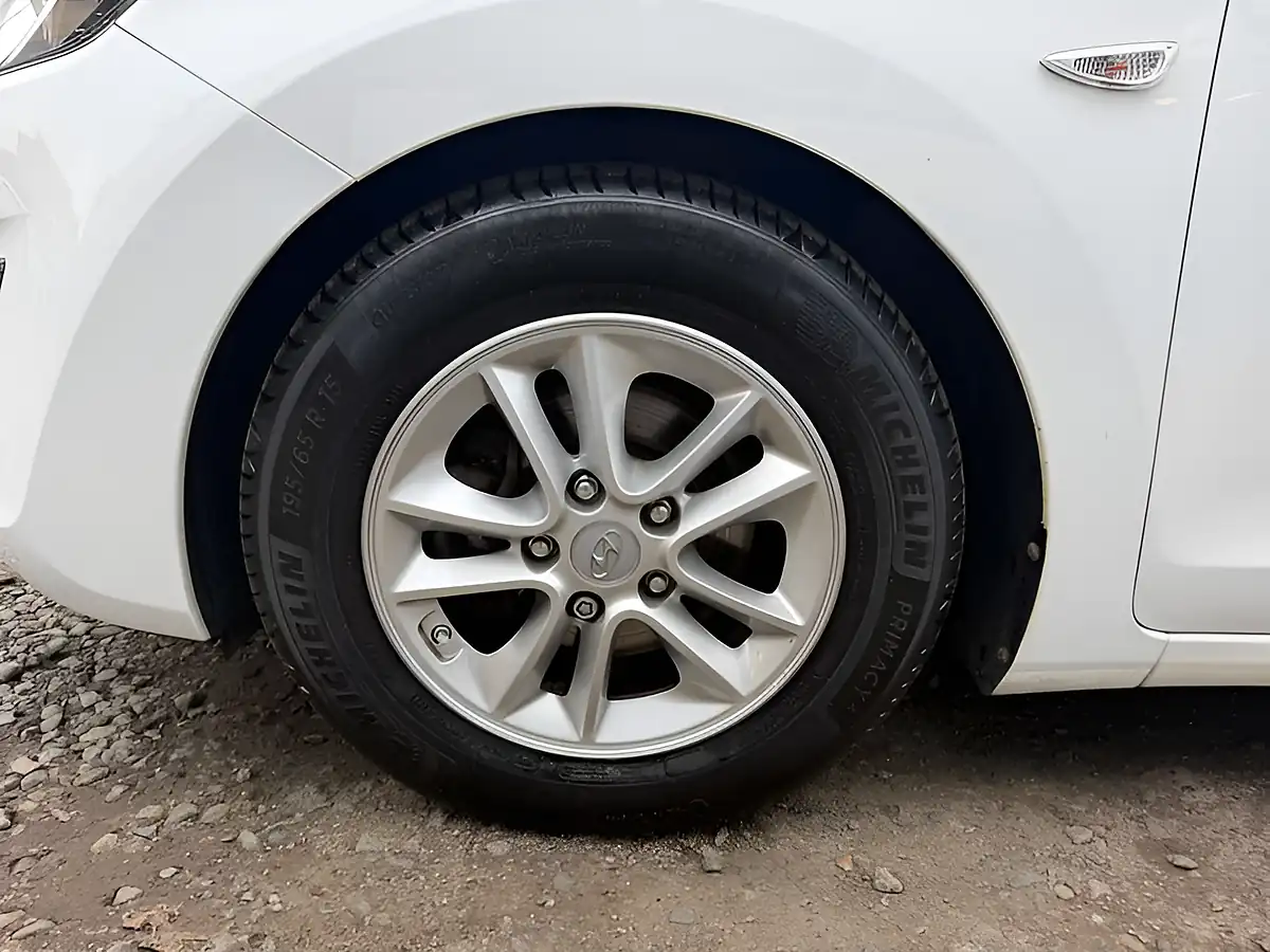 Used 2015 Hyundai i30 Se Blue Drive White - Interior and Exterior details 11