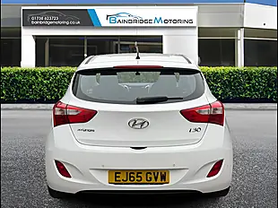 Used 2015 Hyundai i30 Se Blue Drive White - Interior and Exterior details 4