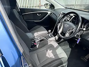 Used 2015 Hyundai i30 Se Nav Tourer Blue - Interior and Exterior details 13