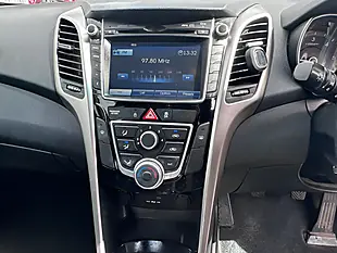 Used 2015 Hyundai i30 Se Nav Tourer Blue - Interior and Exterior details 14