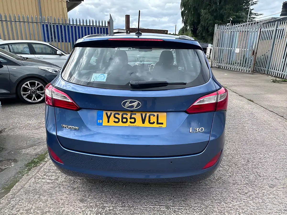 Used 2015 Hyundai i30 Se Nav Tourer Blue - Interior and Exterior details 5