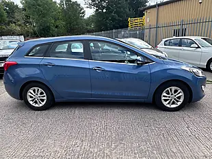 Used 2015 Hyundai i30 Se Nav Tourer Blue - Interior and Exterior details 7