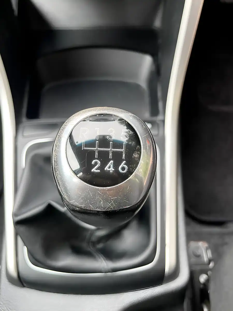 Used 2015 Hyundai I30 Se Silver - Interior and Exterior details 15