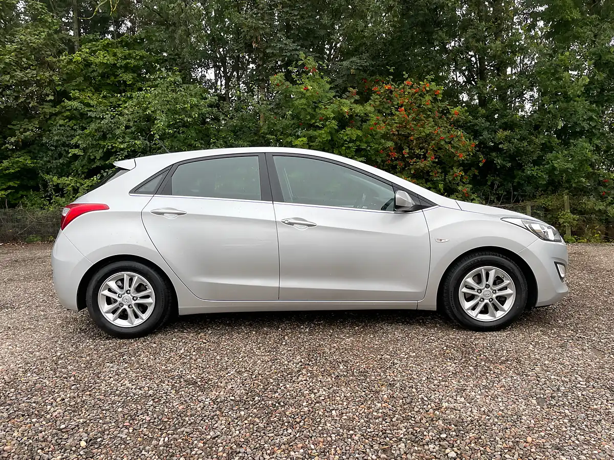 Used 2015 Hyundai I30 Se Silver - Interior and Exterior details 5
