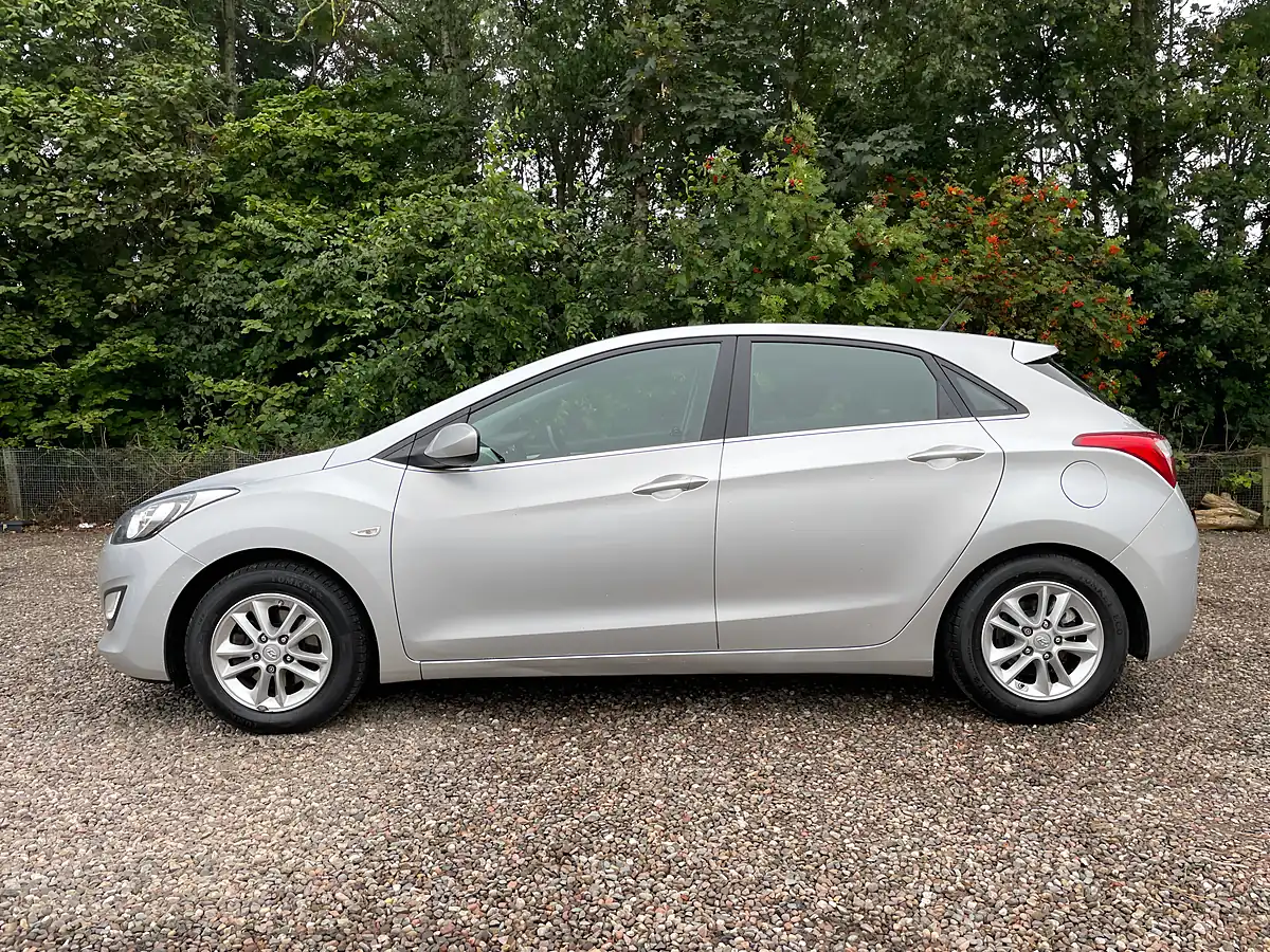 Used 2015 Hyundai I30 Se Silver - Interior and Exterior details 6