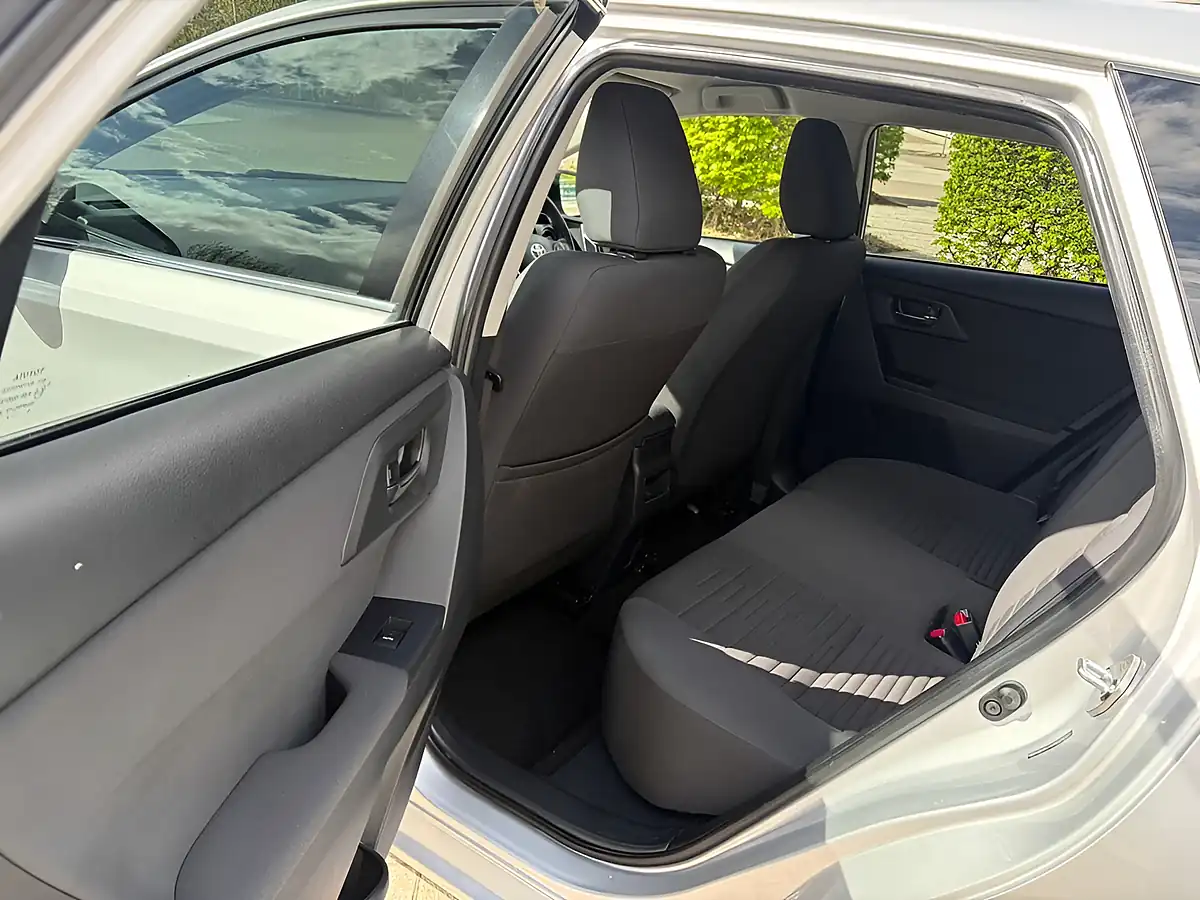 Used 2015 Hyundai i30 Silver - Interior and Exterior details 13